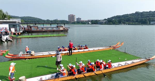 南京高校“智慧校园建新功，数字转型争一流”信息化研讨会暨玄武湖龙舟邀请赛